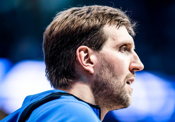 莱比锡训练开放日，冲刺阶段内部沟通引欢呼，社区盾在即，团队化学反应显著的简单介绍